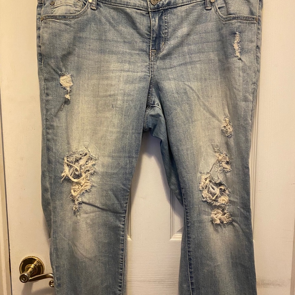 Torrid boyfriend destructed jeans w/lace Size 16